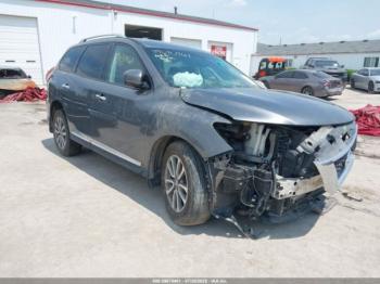  Salvage Nissan Pathfinder