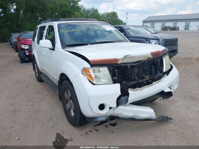 Salvage Nissan Pathfinder