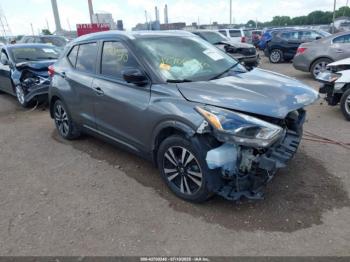  Salvage Nissan Kicks