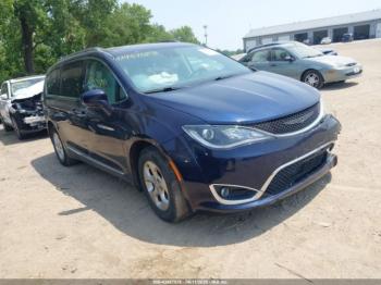  Salvage Chrysler Pacifica