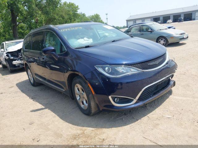  Salvage Chrysler Pacifica