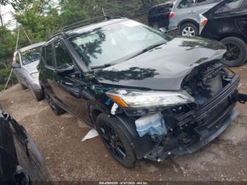  Salvage Nissan Kicks