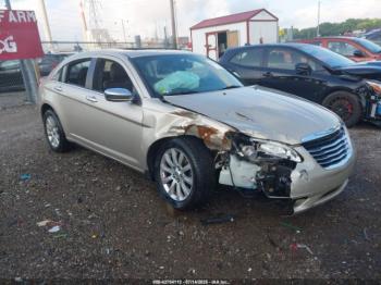  Salvage Chrysler 200