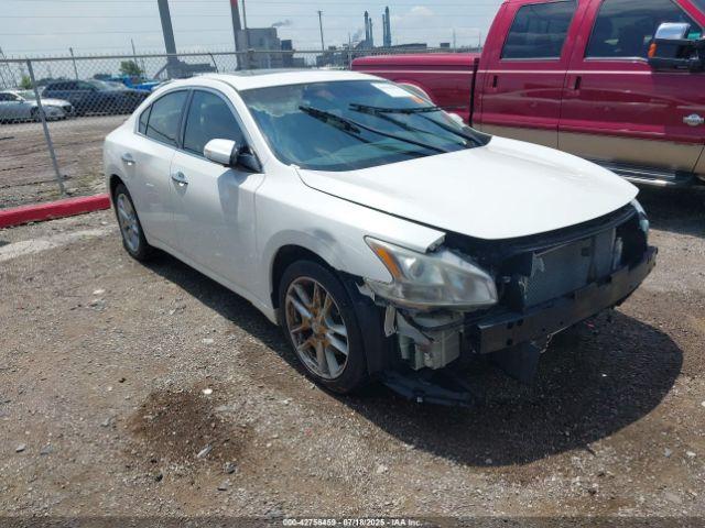  Salvage Nissan Maxima