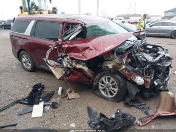  Salvage Kia Carnival