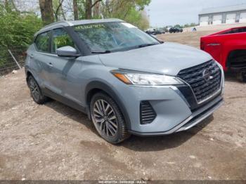  Salvage Nissan Kicks