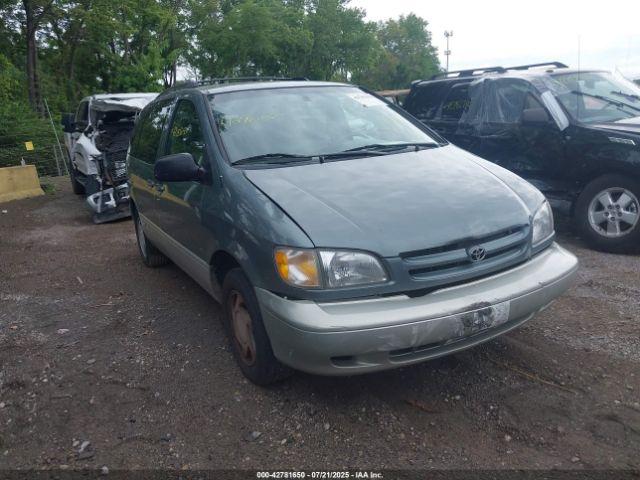  Salvage Toyota Sienna