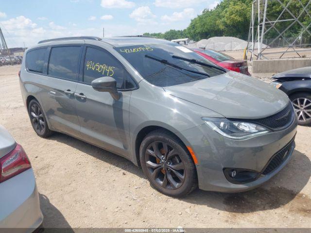  Salvage Chrysler Pacifica