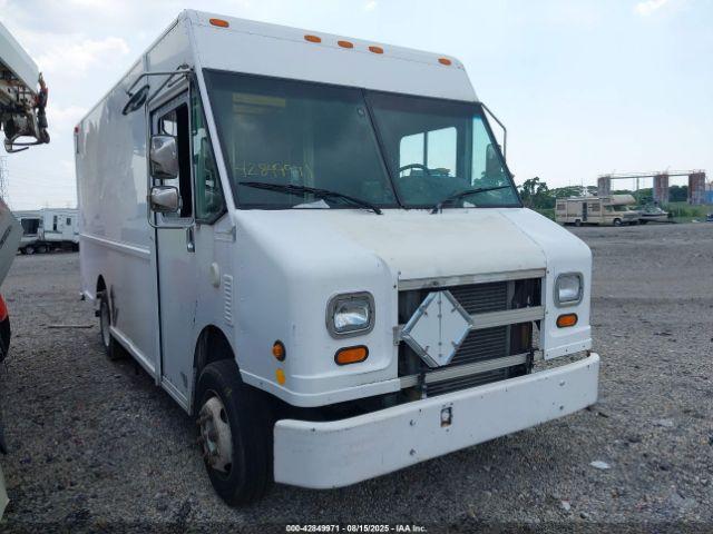  Salvage Freightliner Chassis