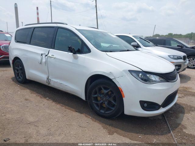  Salvage Chrysler Pacifica