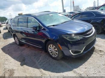  Salvage Chrysler Pacifica