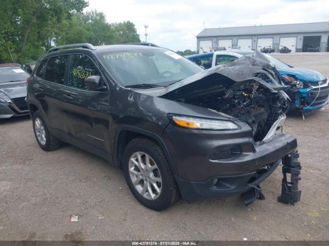  Salvage Jeep Cherokee