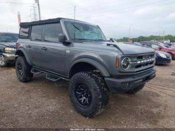  Salvage Ford Bronco