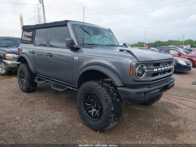  Salvage Ford Bronco