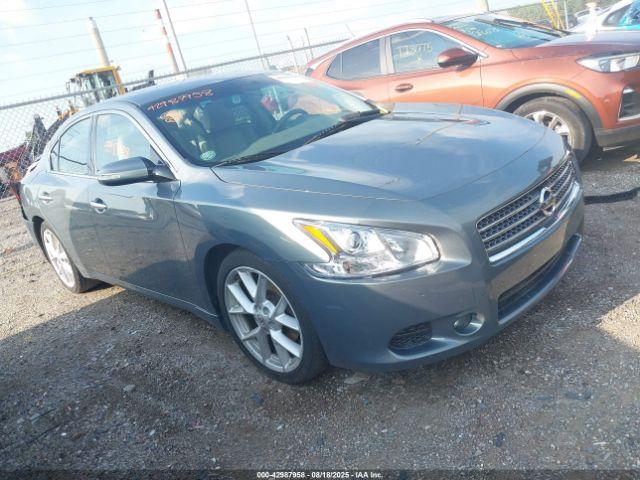  Salvage Nissan Maxima