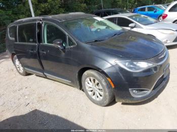  Salvage Chrysler Pacifica