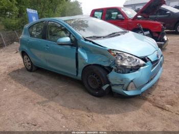  Salvage Toyota Prius c