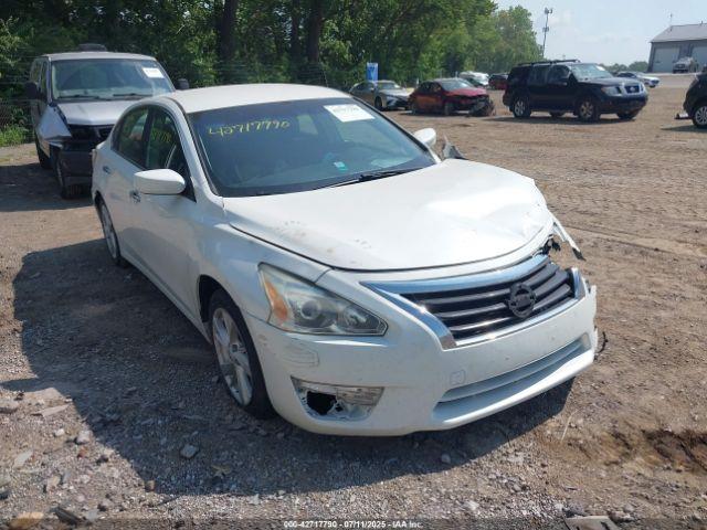  Salvage Nissan Altima
