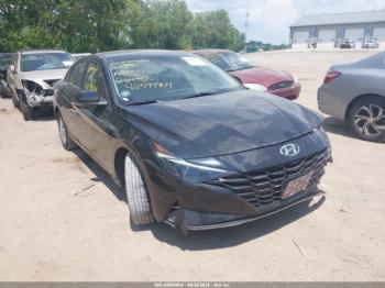  Salvage Hyundai ELANTRA