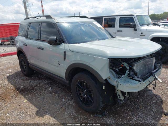  Salvage Ford Bronco