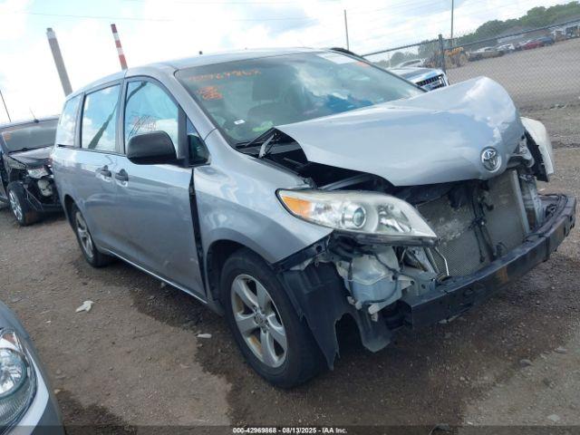  Salvage Toyota Sienna