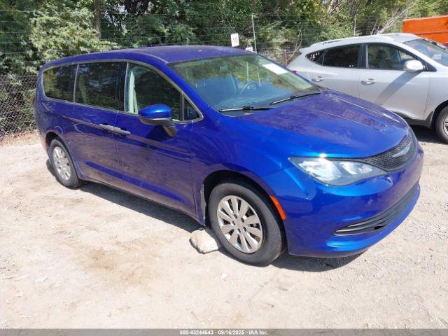  Salvage Chrysler Pacifica