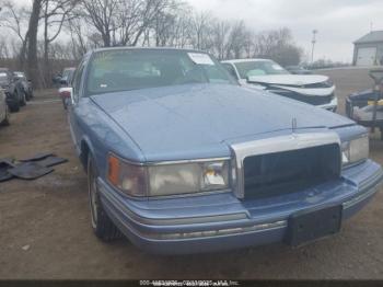  Salvage Lincoln Towncar