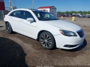  Salvage Chrysler 200