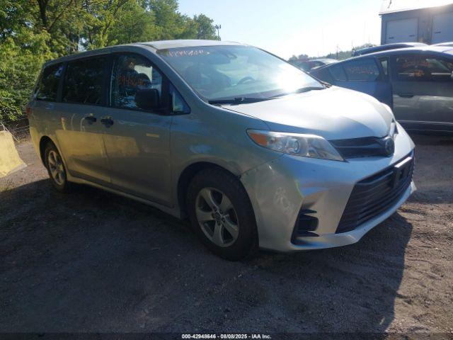  Salvage Toyota Sienna