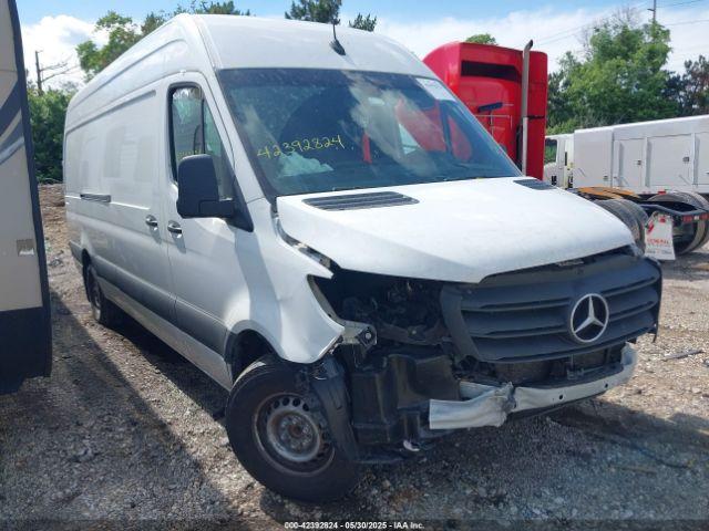  Salvage Mercedes-Benz Sprinter 2500