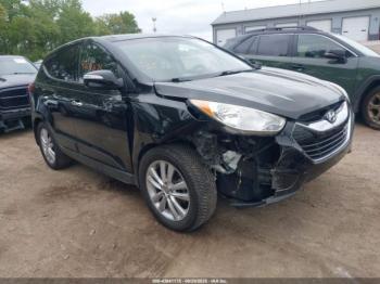  Salvage Hyundai TUCSON