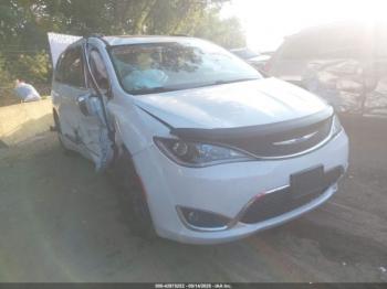  Salvage Chrysler Pacifica