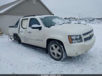  Salvage Chevrolet Avalanche 1500