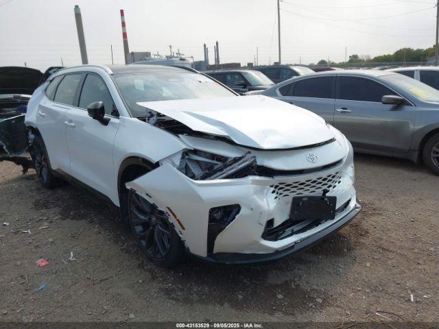  Salvage Toyota Crown Signia