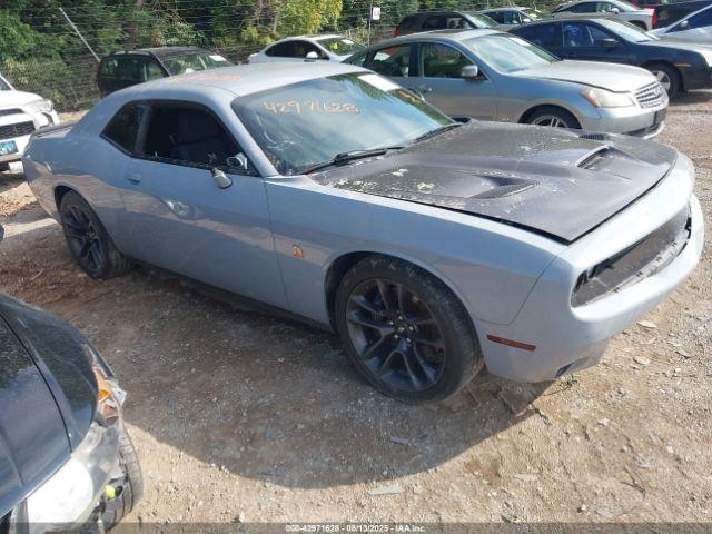  Salvage Dodge Challenger
