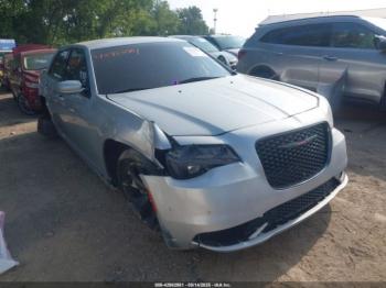  Salvage Chrysler 300