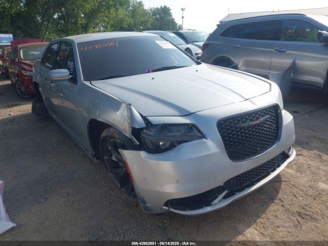  Salvage Chrysler 300