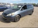 Toyota Sienna Le Image 9