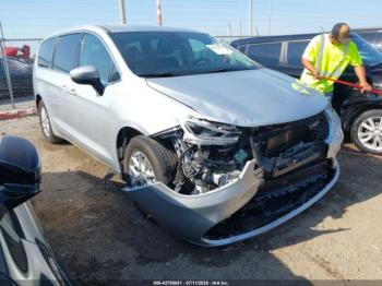  Salvage Chrysler Pacifica