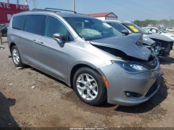  Salvage Chrysler Pacifica
