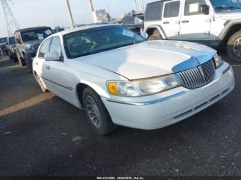 Salvage Lincoln Towncar