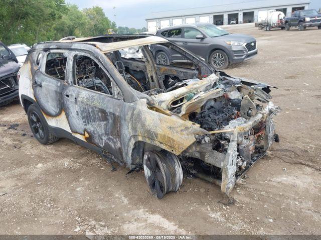  Salvage Jeep Compass