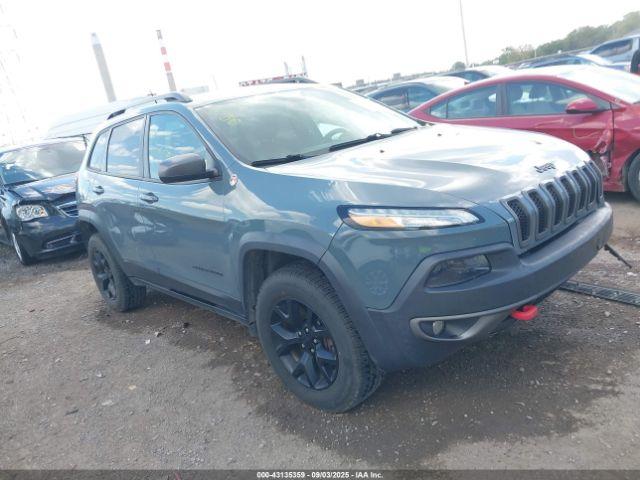  Salvage Jeep Cherokee