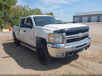  Salvage Chevrolet Silverado 2500