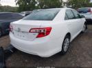 Toyota Camry Le Image 2