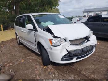  Salvage Chrysler Town & Country