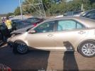 Toyota Camry Le Image 17