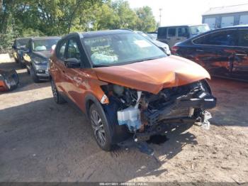  Salvage Nissan Kicks