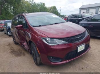  Salvage Chrysler Pacifica