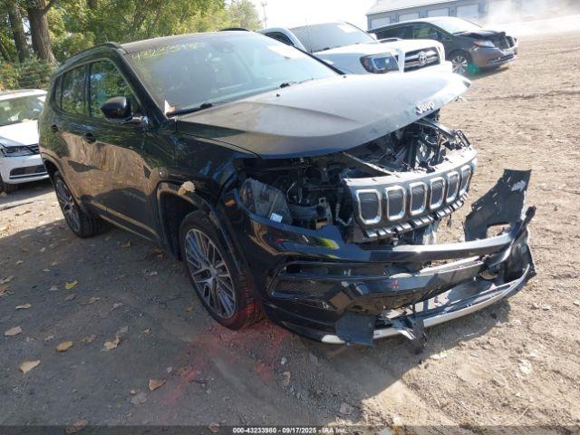  Salvage Jeep Compass